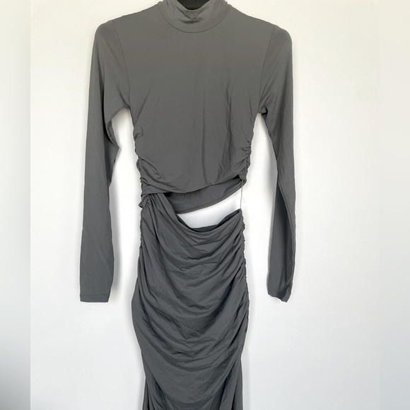 NWT Zara grey body contouring midi dress with long sleeves - Picture 3 of 5